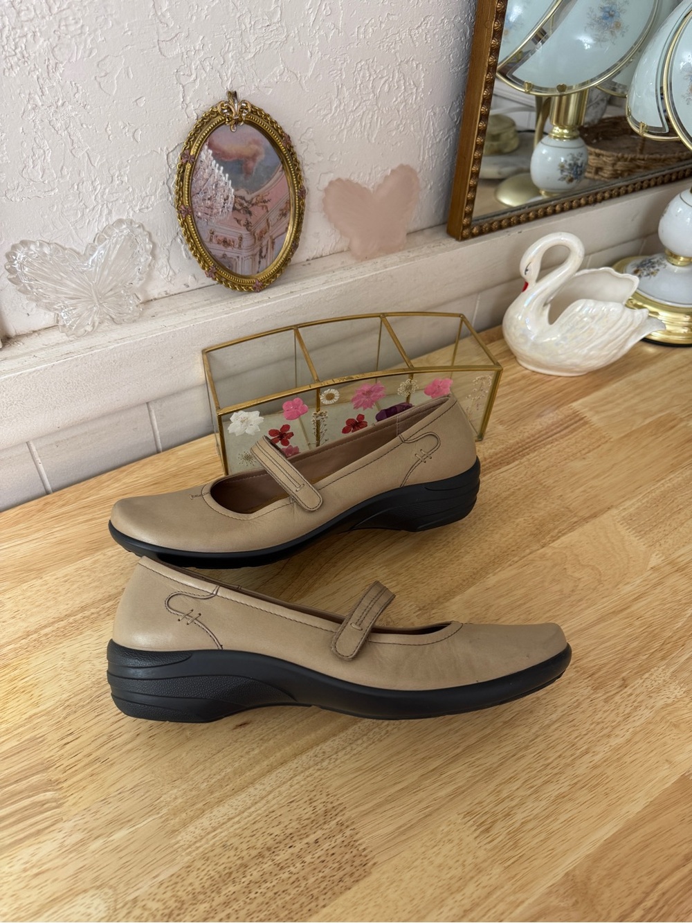 Classic Hotter Beige Leather Mary Jane Comfort Wedge Shoes Size 11 Casual Indie